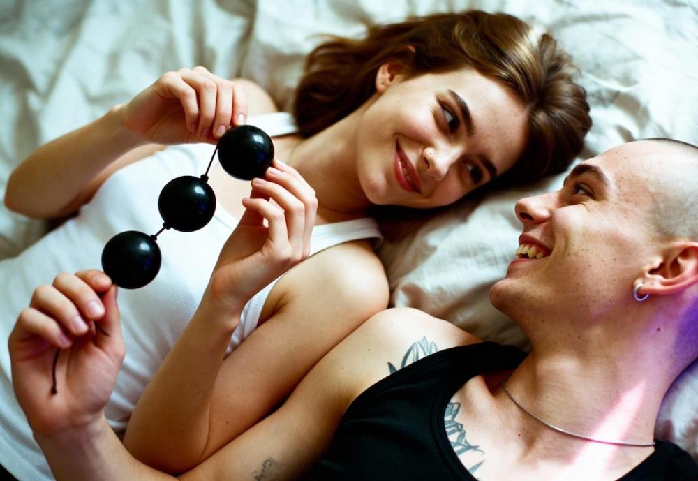 couple-sexperimenting-love-beads.jpeg