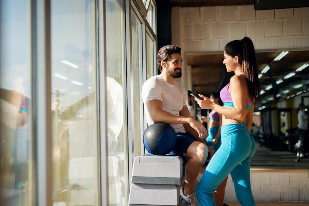 vabbing-at-the-gym-flirting-couple.jpg
